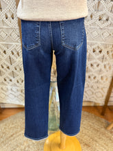 Load image into Gallery viewer, Boyfriend Jeans
